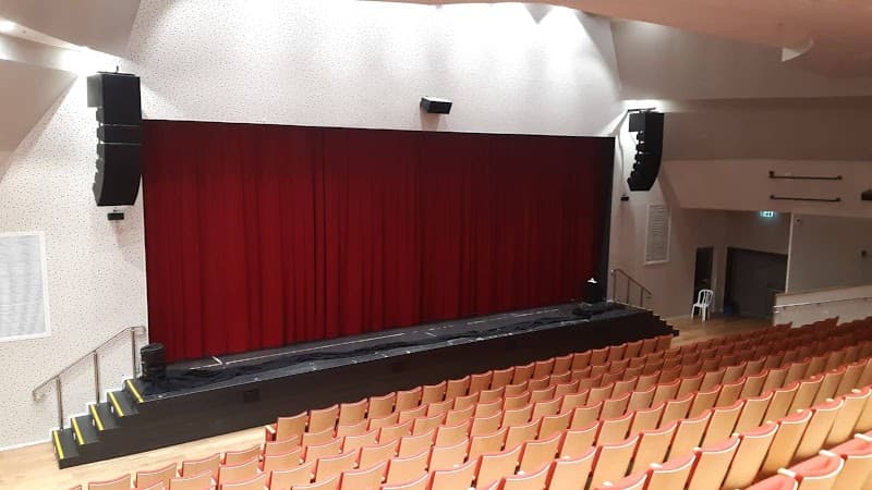 תיאטרון הבית גולדה ע"ש גברי לוי